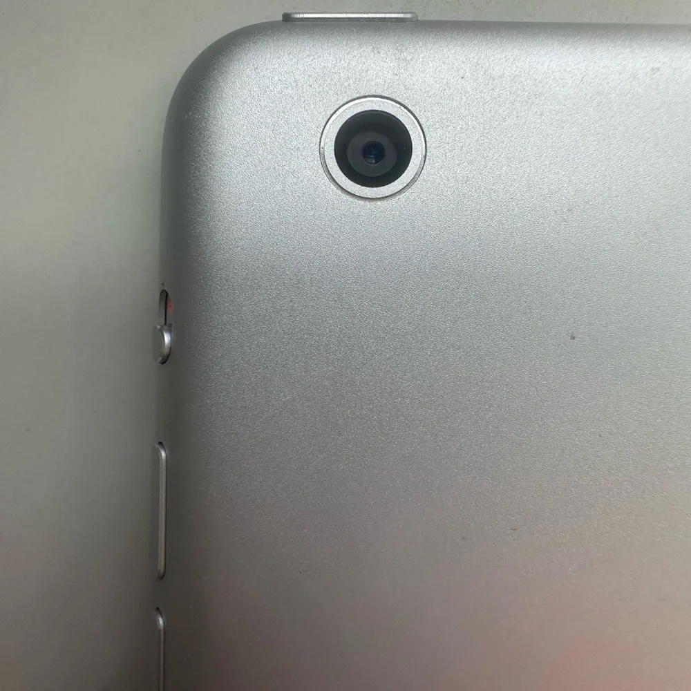 iPad model A1474 is the iPad Air (Wi‑Fi + Cellular) Silver